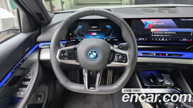 BMW i5 2025 — photo 19