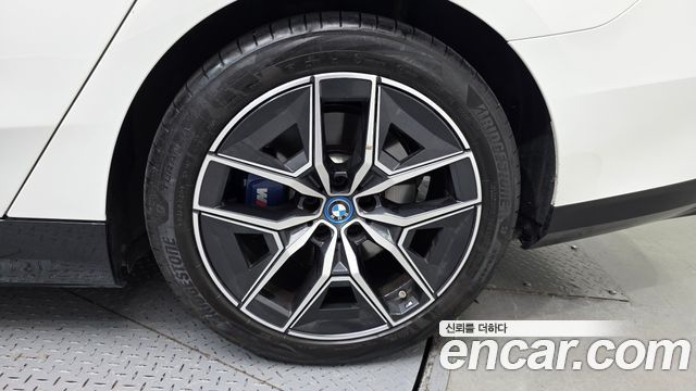 BMW i5 2025 — photo 7