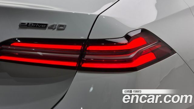 BMW i5 2025 — photo 9