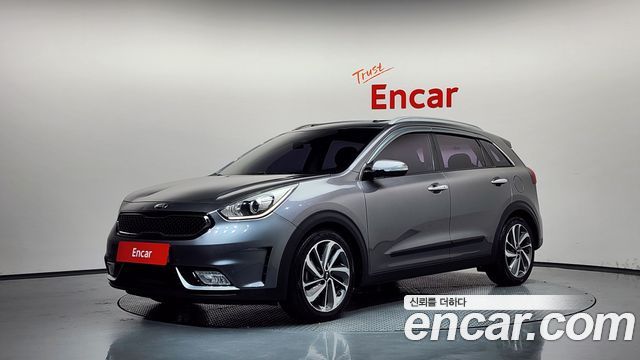 Kia Niro 2017 — photo 1
