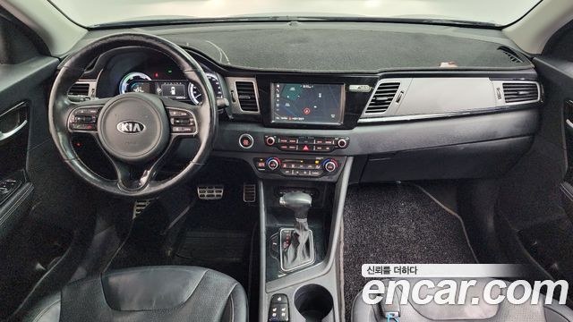 Kia Niro 2017 — photo 10