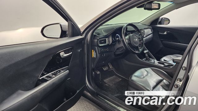 Kia Niro 2017 — photo 13