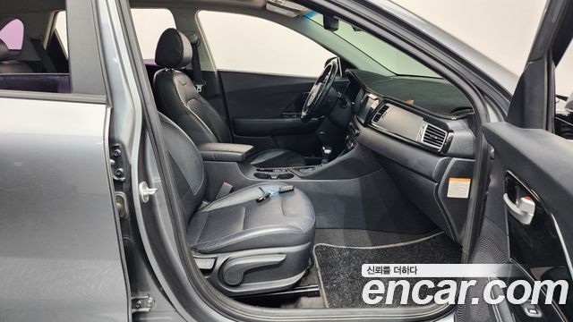 Kia Niro 2017 — photo 17