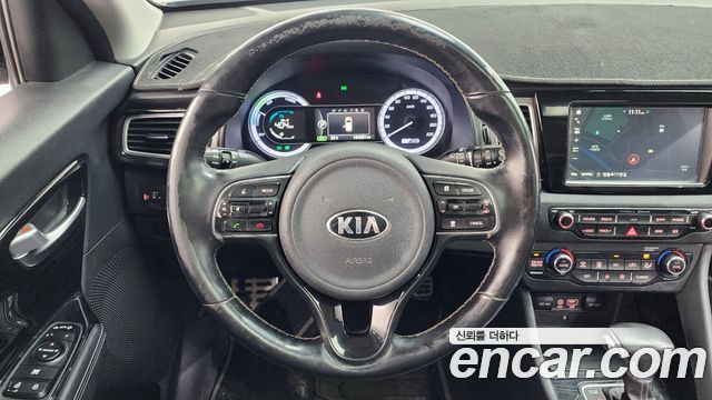 Kia Niro 2017 — photo 20