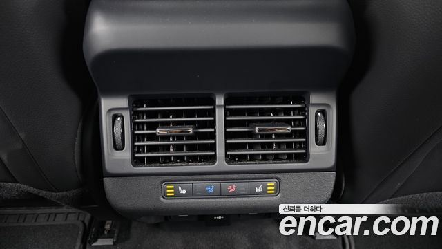 Land Rover Range Rover Evoque 2025 — photo 24
