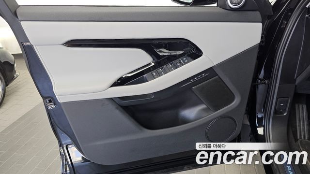 Land Rover Range Rover Evoque 2025 — photo 14