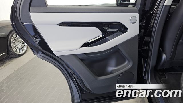 Land Rover Range Rover Evoque 2025 — photo 15