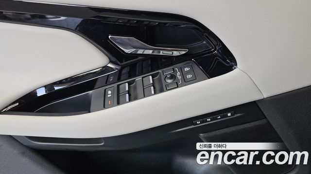 Land Rover Range Rover Evoque 2025 — photo 28