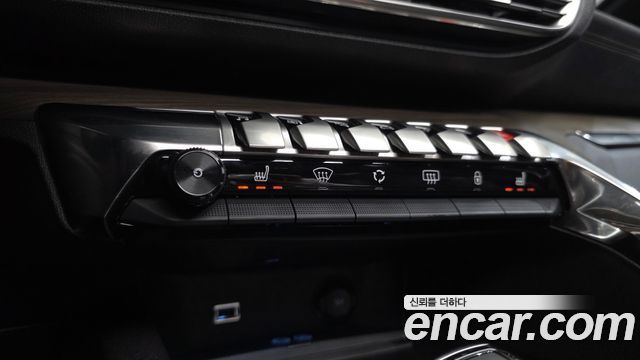 Peugeot 3008 2023 — photo 25