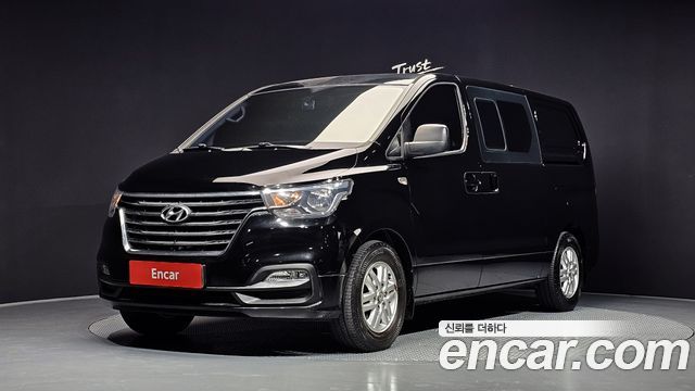 Hyundai Starex 2019 — photo 1