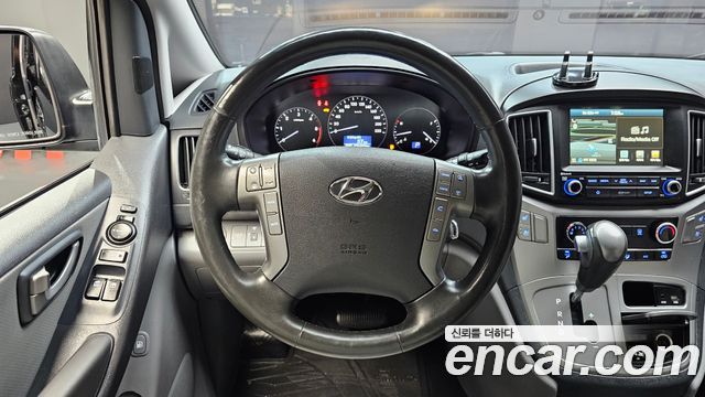 Hyundai Starex 2019 — photo 12