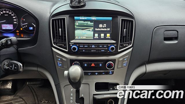 Hyundai Starex 2019 — photo 13