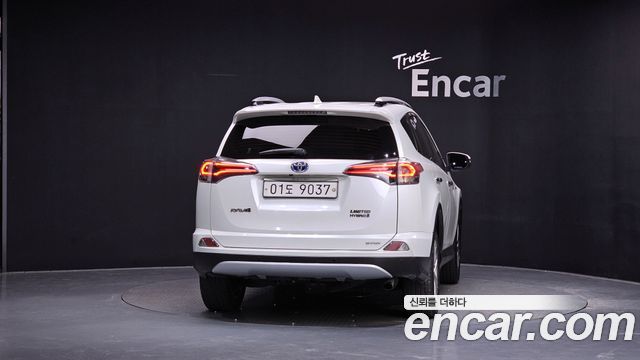 Toyota RAV4 2017 — photo 4