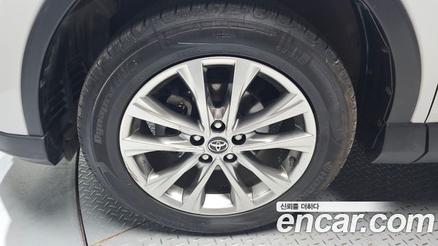 Toyota RAV4 2017 — photo 5