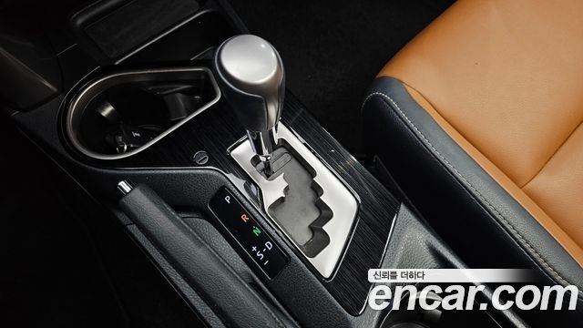 Toyota RAV4 2017 — photo 12