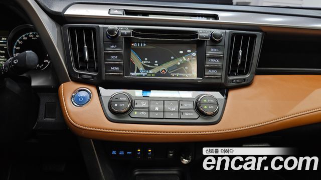 Toyota RAV4 2017 — photo 19