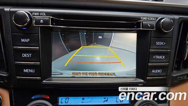 Toyota RAV4 2017 — photo 20