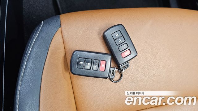 Toyota RAV4 2017 — photo 25