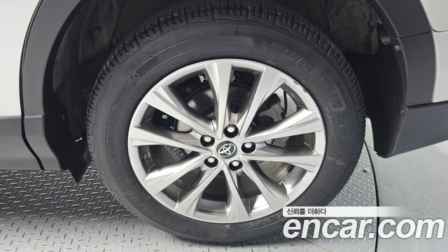 Toyota RAV4 2017 — photo 7