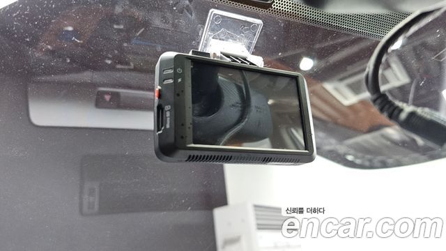 Toyota RAV4 2017 — photo 34