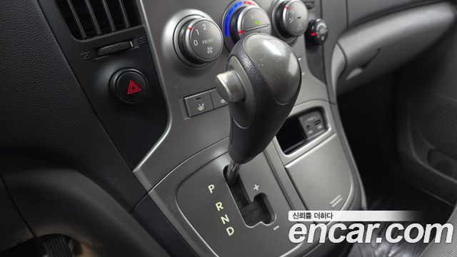 Hyundai Starex 2012 — photo 9