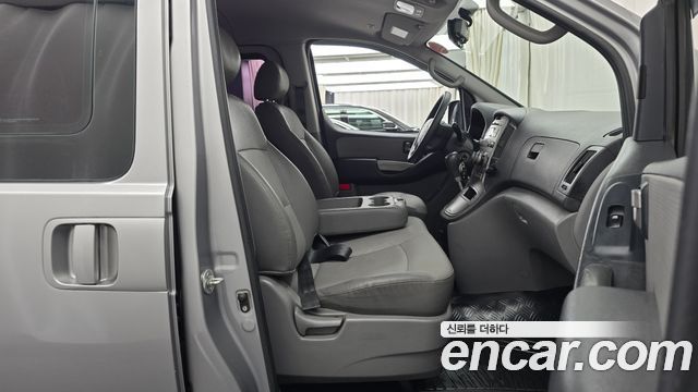 Hyundai Starex 2012 — photo 11