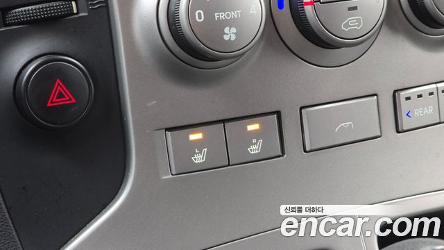 Hyundai Starex 2012 — photo 19