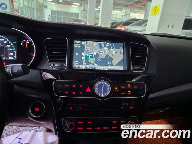 Kia K7 2015 — photo 12