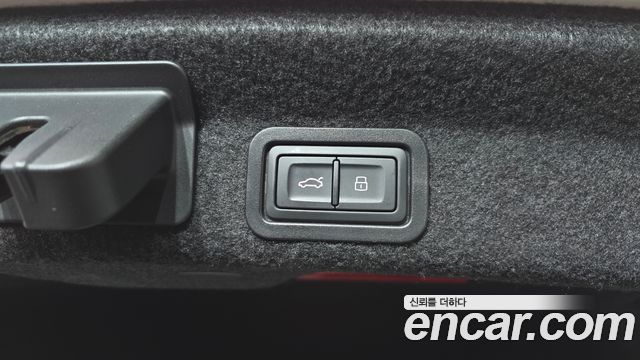 Audi A6 2023 — photo 17