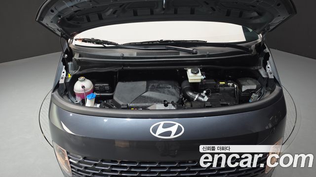 Hyundai Staria 2025 — photo 6