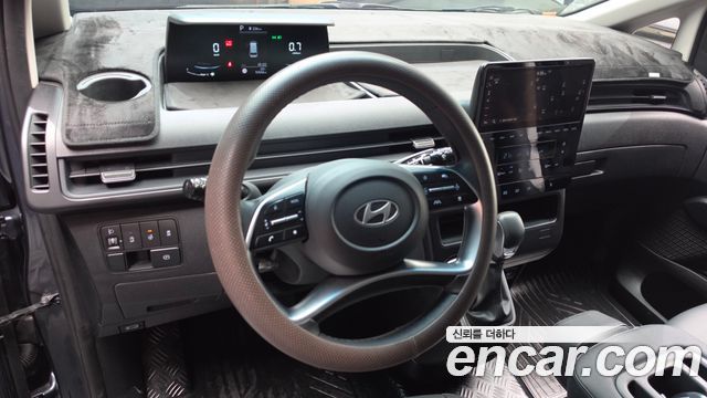 Hyundai Staria 2025 — photo 7