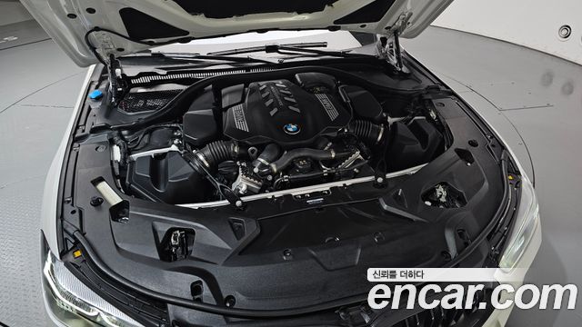 BMW 8-Series 2023 — photo 6