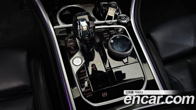 BMW 8-Series 2023 — photo 12