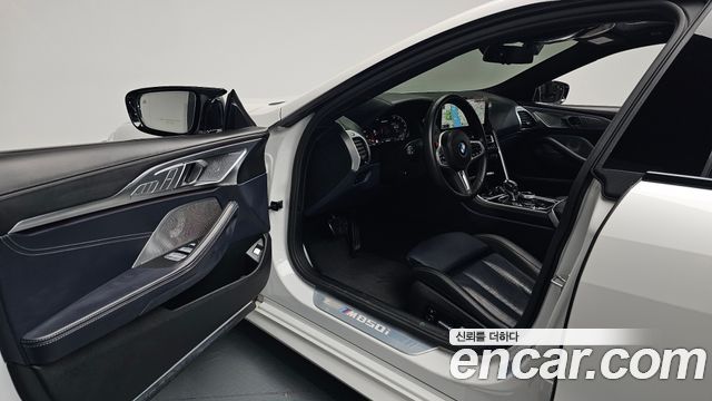 BMW 8-Series 2023 — photo 13