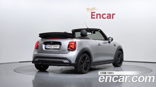 Mini Cooper Convertible 2024 — photo 2