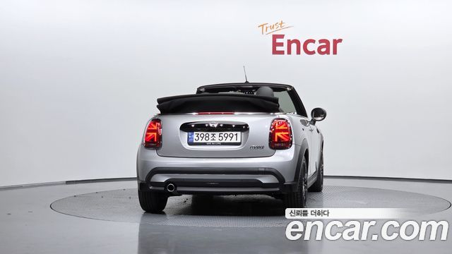 Mini Cooper Convertible 2024 — photo 4