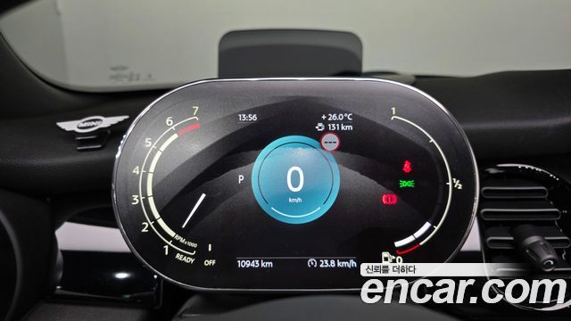 Mini Cooper Convertible 2024 — photo 11