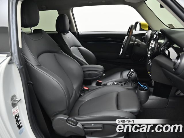 Mini Cooper 2022 — photo 10