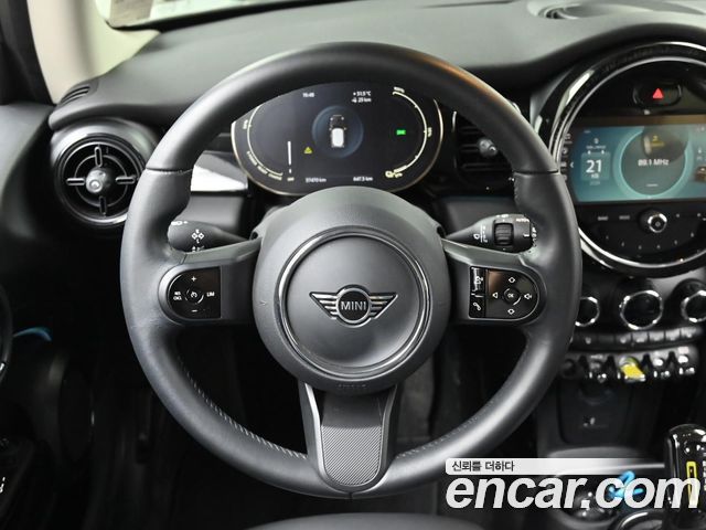 Mini Cooper 2022 — photo 13