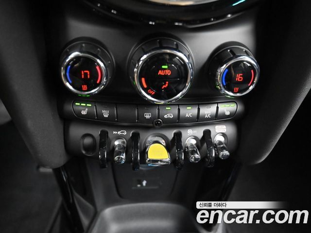 Mini Cooper 2022 — photo 17