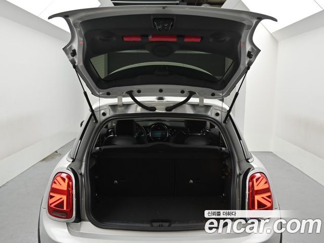 Mini Cooper 2022 — photo 19