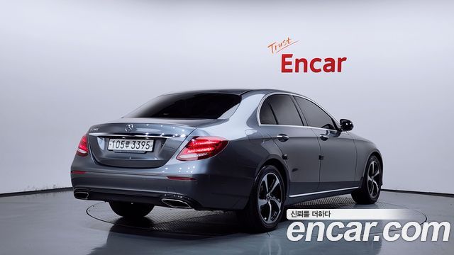 Mercedes-Benz E-Class 2020 — photo 2