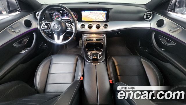 Mercedes-Benz E-Class 2020 — photo 10