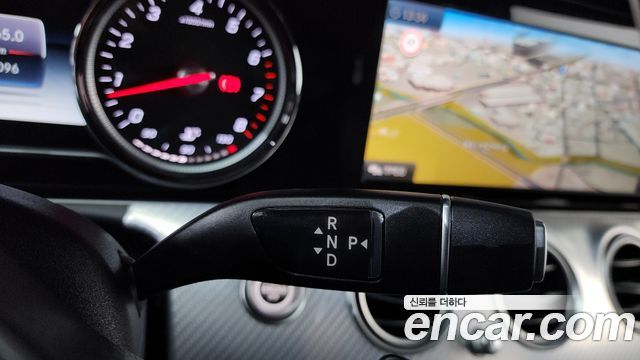 Mercedes-Benz E-Class 2020 — photo 12