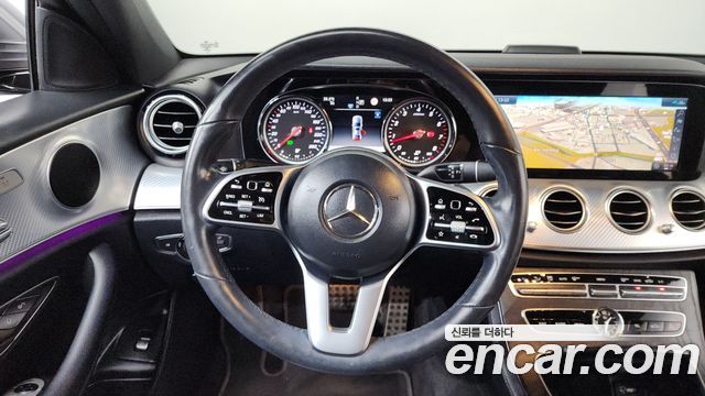 Mercedes-Benz E-Class 2020 — photo 19