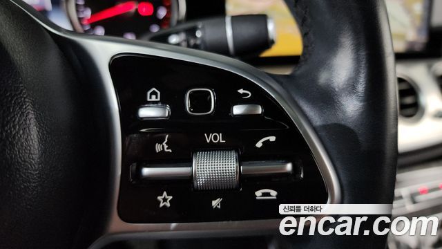 Mercedes-Benz E-Class 2020 — photo 21