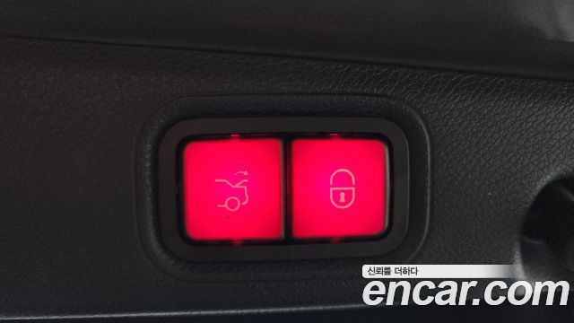 Mercedes-Benz E-Class 2020 — photo 24