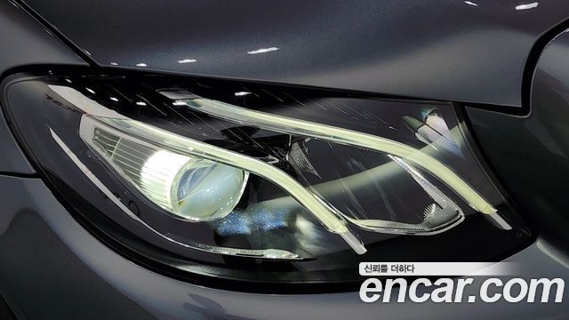 Mercedes-Benz E-Class 2020 — photo 8