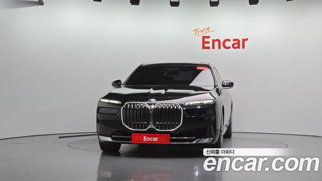 BMW 7-Series 2023 — photo 3