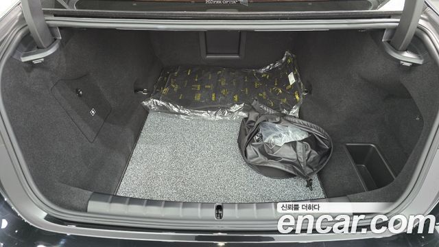 BMW 7-Series 2023 — photo 23